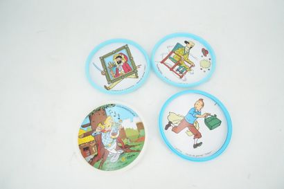 null Réunion de 4 couvercles plastique TONIMALT: Tintin (x3) et Asterix (x1).