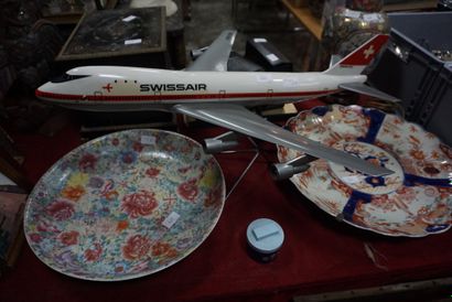 null 
Maquette d'avion Boeing 747B aux couleurs de la compagnie Swissair. Accide...