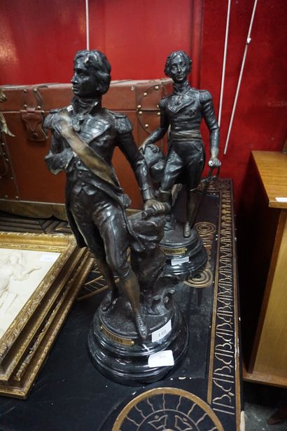 null Deux sujets en bronze figurant Nelson et Wellington, sur une base en marbre...