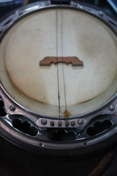 null 
JV. Banjo 4 cordes.
