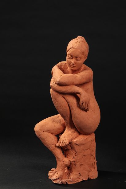 null MARTHE CRESCI (1949 - 1990). - Nu féminin assis sur un socle, une jambe relevée....