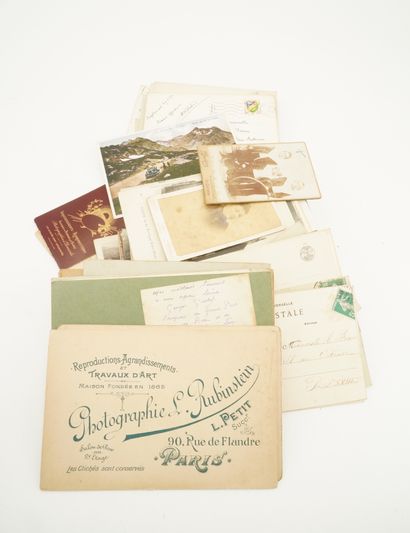 null Réunion de cartes postales anciennes principalement France.