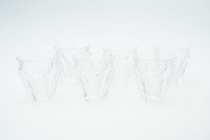 null BACCARAT six verres à liqueur modèle Harcourt en cristal taillé à pans, H :...