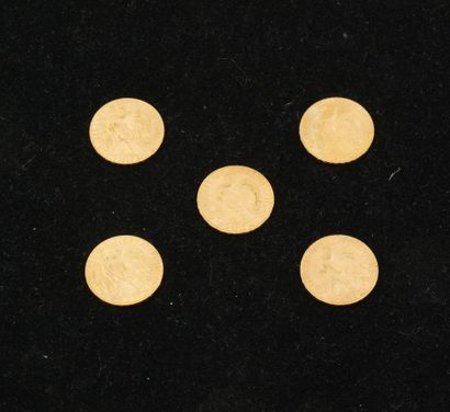 null 5 pièces de 20 francs or (1909, 1910 (x2), 1908, 1912). Poids total : 32,27...