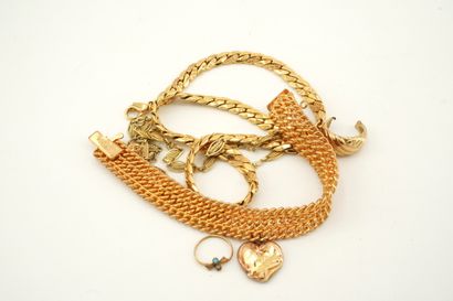 null Ensemble en métal doré comprenant: bracelet, collier, chaine, pendentif cœu...