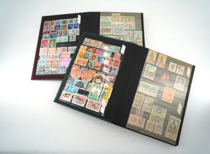 null Trois albums de timbres : Un album Afrique, Asie, Amérique, Anciennes colonies...