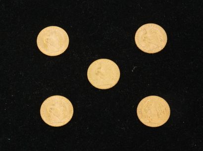 null 5 pièces de 20 francs or (1909 (x3), 1905, 1908). Poids total : 32,23g