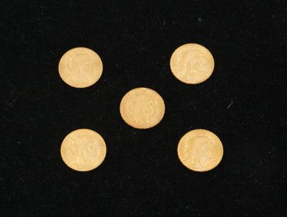 null 5 pièces de 20 francs or (1912, 1911, 1910, 1909 (x2). Poids total : 32,26g