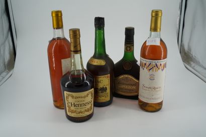 null Réunion de 5 bouteilles : Cognac, Sauternes, Armagnac.
