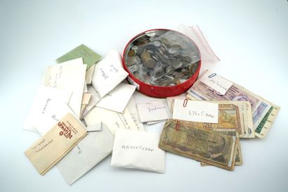 null Lot de billets anciens et pièces de monnaie de collection.