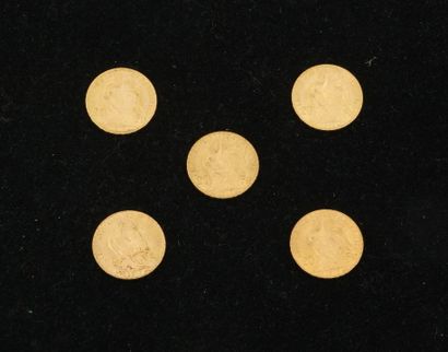 null 5 pièces de 20 francs or (1914 (x4), 1913). Poids total : 32,26g