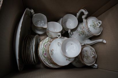 null Service à thé en porcelaine à décor de fleurettes