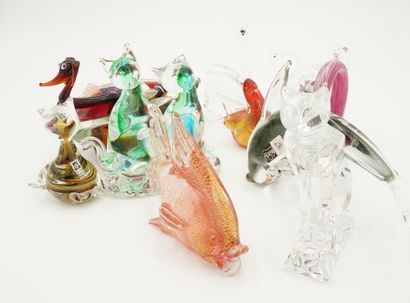 null Murano. XXème siècle: 10 figurines animalières et un cendrier