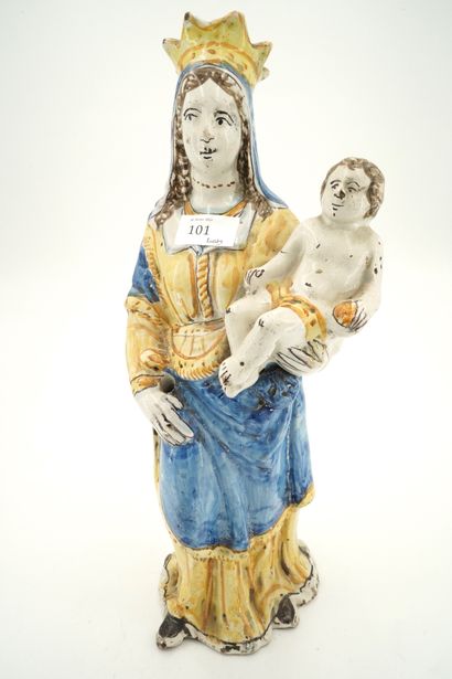 null Nivernais. Vierge à l'Enfant en faïence émaillée polychrome, représentée debout...