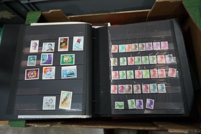 null Réunion de neuf lots de timbres, France, Outre mer, Europe, Afrique