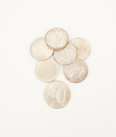 null Réunion de pièces en argent : 5 francs et 100 francs. Poids total : 87,1 gr...