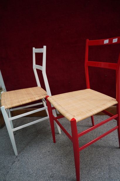 null Gio PONTI, Cassina (éditeur), 699, paire de chaises en métal laqué blanc et...