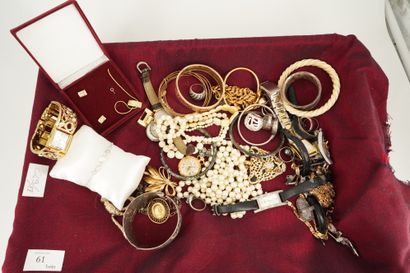 null Réunion de bijoux fantaisie : Montres lip, montre de col, bracelets, colliers,...