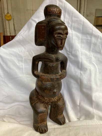 null Statue de type Fang (?), Gabon Bois a patine brune, fils de métal, fibres

H...