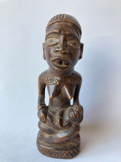 null Statuette de type maternité Kongo, République Démocratique du Congo Bois à patine...