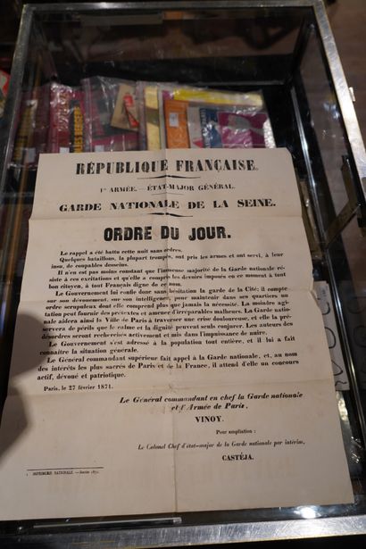 LA COMMUNE DE PARIS, 1870-1871 RÉUNION DE QUATRE AFFICHES ET SIX BULLETINS DE LA...