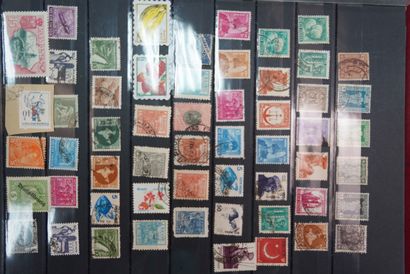 null Réunion de 10 classeurs et albums de timbres dont France, Outre-Mer, Europe...