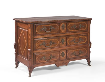 null WOODEN COMMODE Molded and veneered wood, opening with three drawers, decorated...