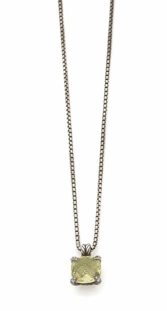 DAVID YURMAN 
银项链（千分之九百二十五），链子上有细小的威尼斯网眼，上面有一个刻面枕形切割黄水晶的吊坠。
签名。毛重：10.3g。