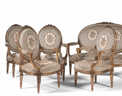 null SET OF LIVING ROOM FURNITURE INCLUDING FOUR ARMCHAIRS AND A SOFA Molded, carved...