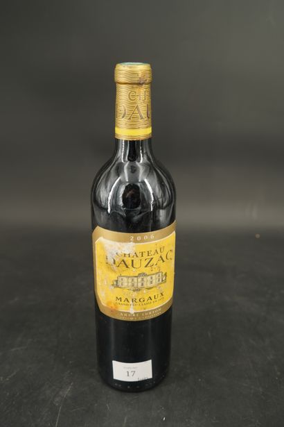 null 1 bouteille Château DAUZAC Margaux 2006. Etiquette endommagée.