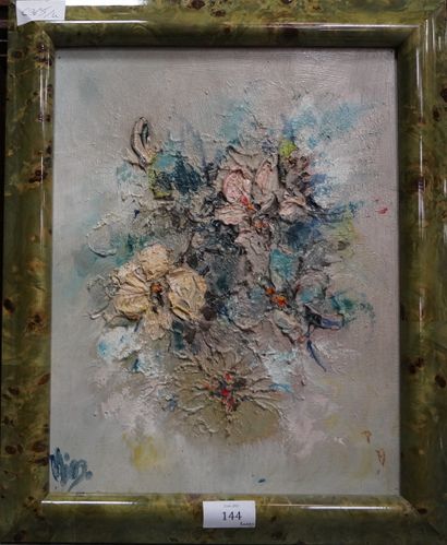 null MIM (XXe), Fleurs, huile sur toile, signée en bas à gauche, 35 x 27 cm
