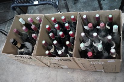 null Ensemble de bouteilles de vin : Gevrey Chambertin, Mouton Cadet, Bourgogne,...