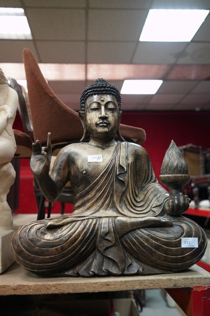 null Bouddha en bois sculpté ; mère aux enfants, sujet en plâtre, on joint deux vases...