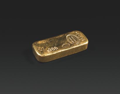 null GOLD LINGOT n° 494250 996.2 thousandths.
Weight. 999.61 g.
With its assay report.
No...
