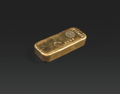 null GOLD LINGOT n° 217088 995.7 thousandths.
Weight. 999.60 g.
With its assay report.
No...