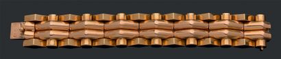 null 
坦克手镯 黄金和玫瑰金18K75千分之一。



长度。19,5厘米。



重量。102,5 g.
