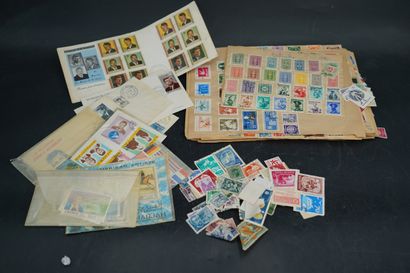 null Réunion de timbres dont : Autriche, Allemagne, République de Guinée, Hongrie,...