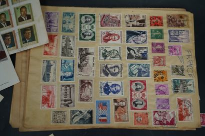 null Réunion de timbres dont : Autriche, Allemagne, République de Guinée, Hongrie,...