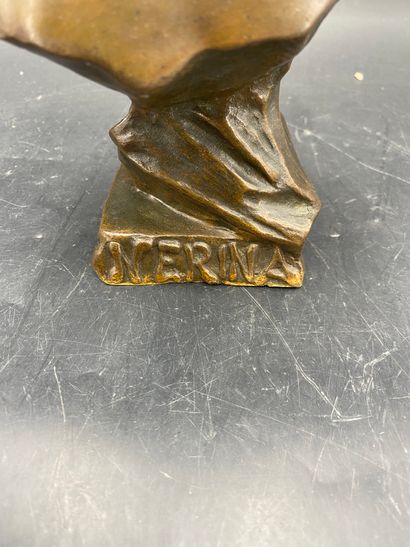EMMANUEL VILLANIS (1858-1914) Nerina
Sujet en
Bronze patiné.
Signé et titré sur la...