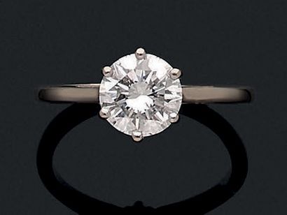 null RING
Yellow gold 750 thousandth and platinum 850 thousandth,
Ornamented with...