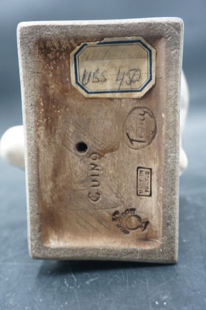 RICHARD GUINO (1890-1973) Junon au paon
Terre cuite émaillée craquelée blanc et irisée.
Signée...