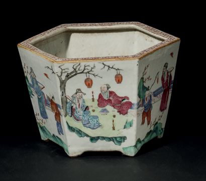 CHINE - ÉPOQUE XIANFENG (1851-1861) CACHE-POT Porcelaine émaillée polychrome, de...