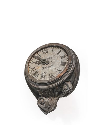 null STATION CLOCK
Cast iron, the two dials of three quarters in metal, with Roman...
