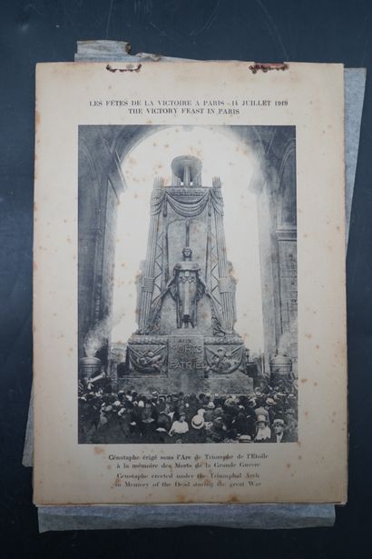 null Fê̂tes de la Victoire 14 juillet 1919. Fascicule de photographies (déchirures).
On...