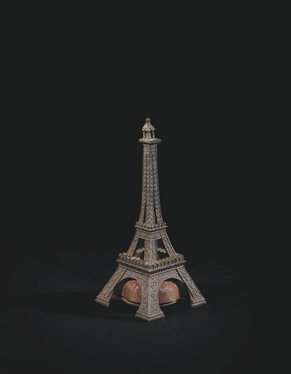 null UNIVERSAL EXHIBITION, PARIS 1889. BELL OF TABLE - EIFFEL TOWER. Iron, marrying...
