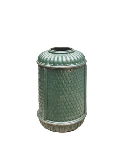 null BASKET OF THE AVENUE DES CHAMPS-ÉLYSÉES, PARIS
Cast iron painted in green, cylindrical...