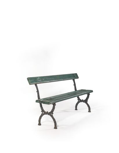 null DURENNE FOUNDRIES
GARDEN BENCH, PARIS
The seat and the rectangular back in wood...