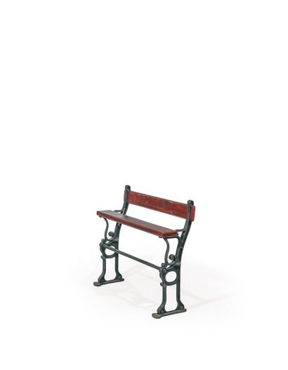 null SMALL BENCH "SIT-STAND", PARIS
The seat and the narrow rectangular back of wood,
joined...
