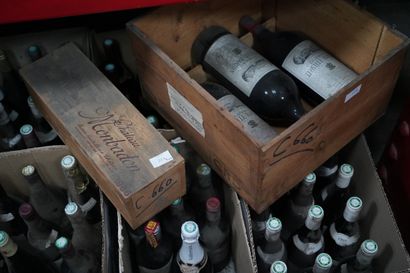 null Réunion de bouteilles de vin, réunis dans six cartons et deux caisses en bois....