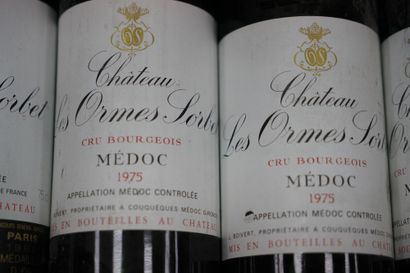 null Six bouteilles, Médoc, Château Les Ormes Sorbet, 1975 (x4) et 1978 (x2), bas...
